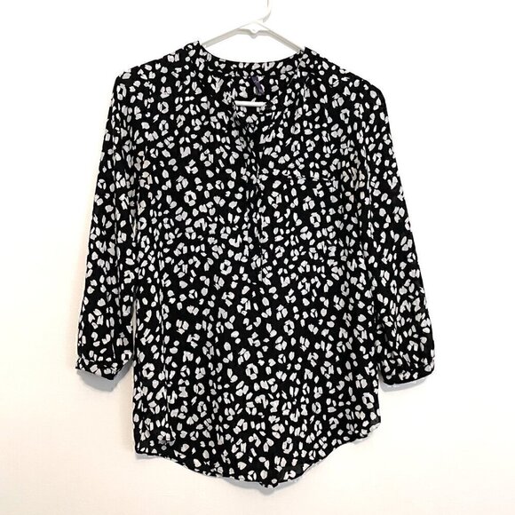 NYDJ NOT YOUR DAUGHTERS JEANS Pintuck Blouse 3/4 Sleeve Pleatback Black White - Picture 2 of 16